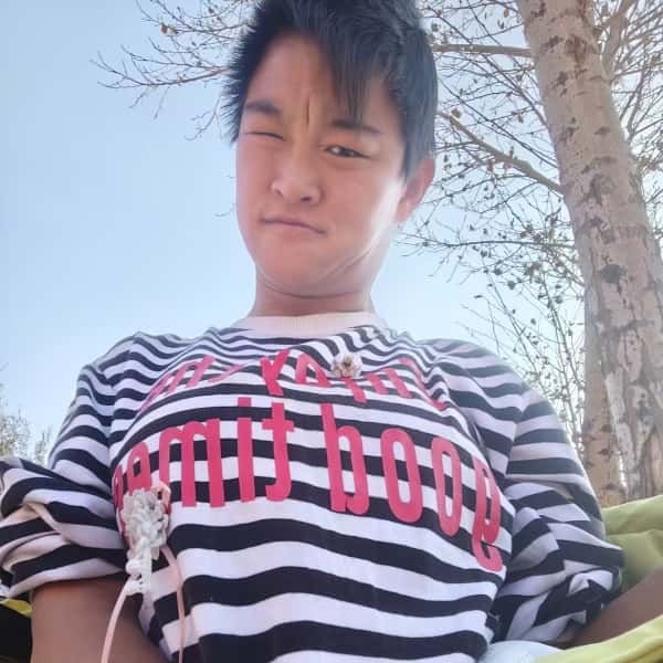 内蒙古24岁单身美女真诚找对象-徐州征婚相亲网